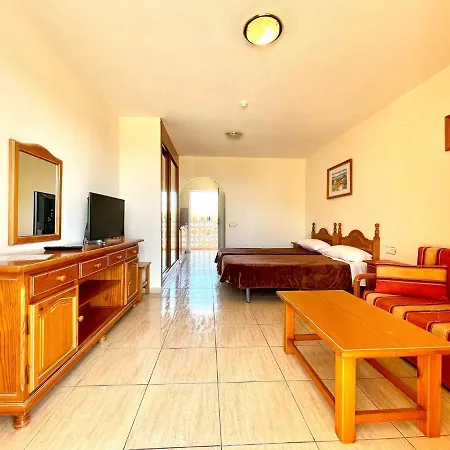 Studio From 5 Minutes Walk To The Beach, Wifi And Pool In Tenerife South شقة *