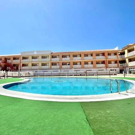 Studio From 5 Minutes Walk To The Beach, Wifi And Pool In Tenerife South Lejlighed